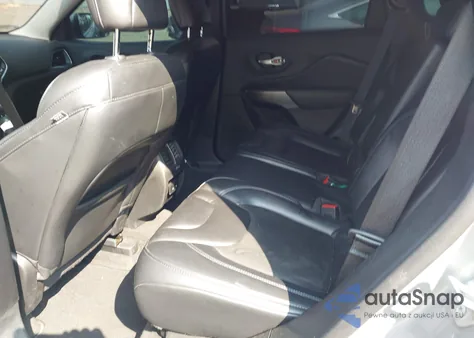 2020 Jeep Cherokee Latitude Plus 4X4 z USA, uszkodzony, nr VIN 1C4PJMLB1LD513822